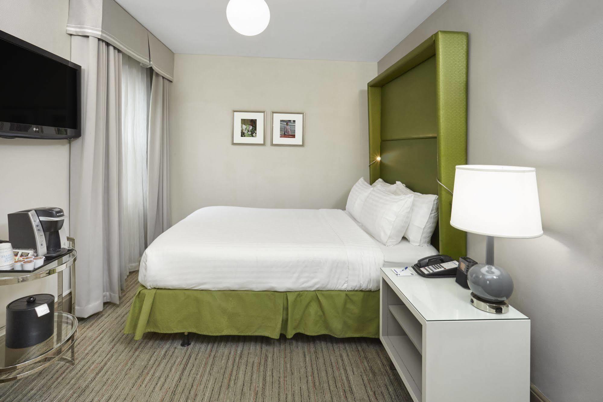 Holiday Inn Express Chicago - Magnificent Mile By Ihg Экстерьер фото