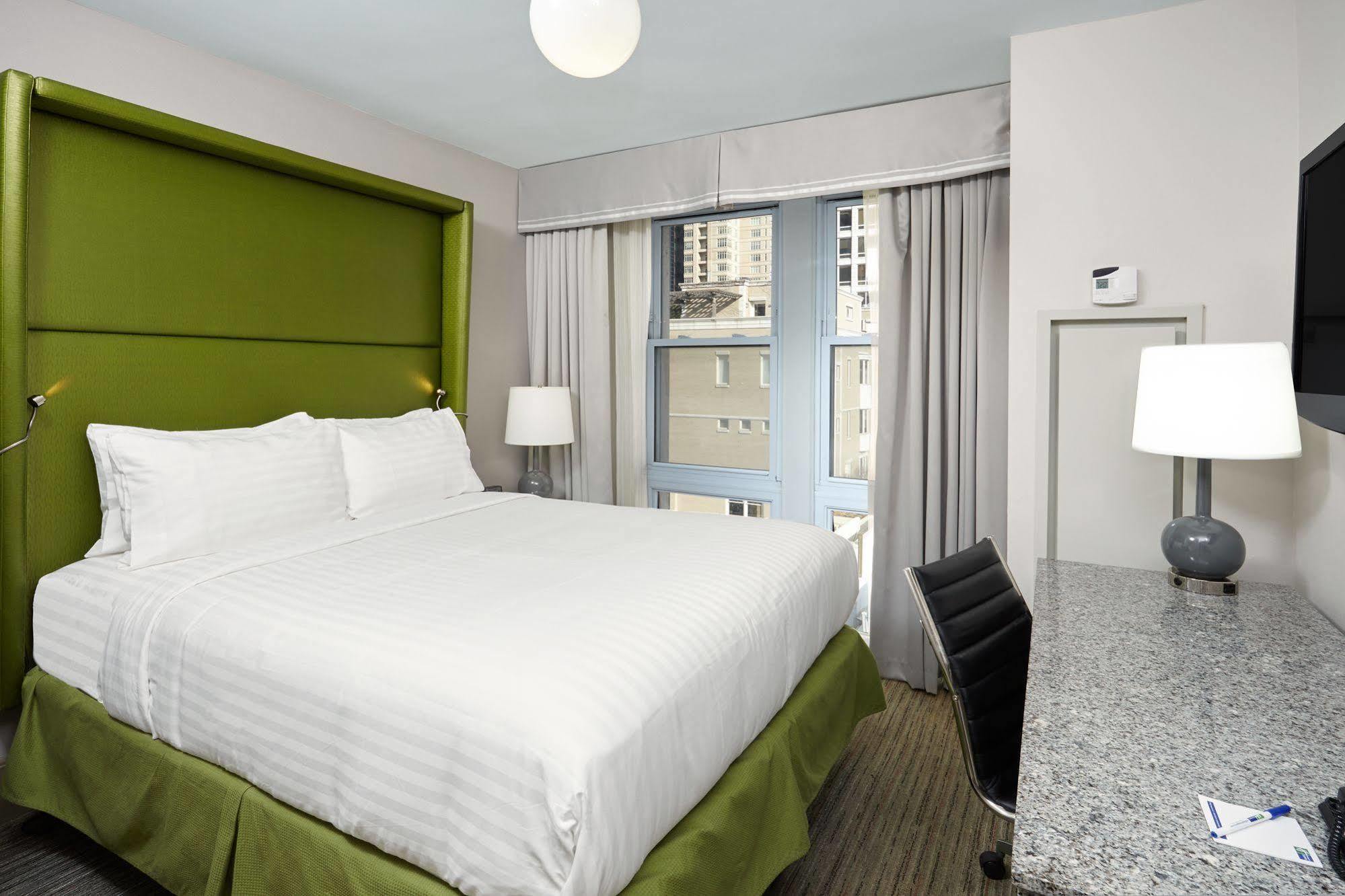 Holiday Inn Express Chicago - Magnificent Mile By Ihg Экстерьер фото