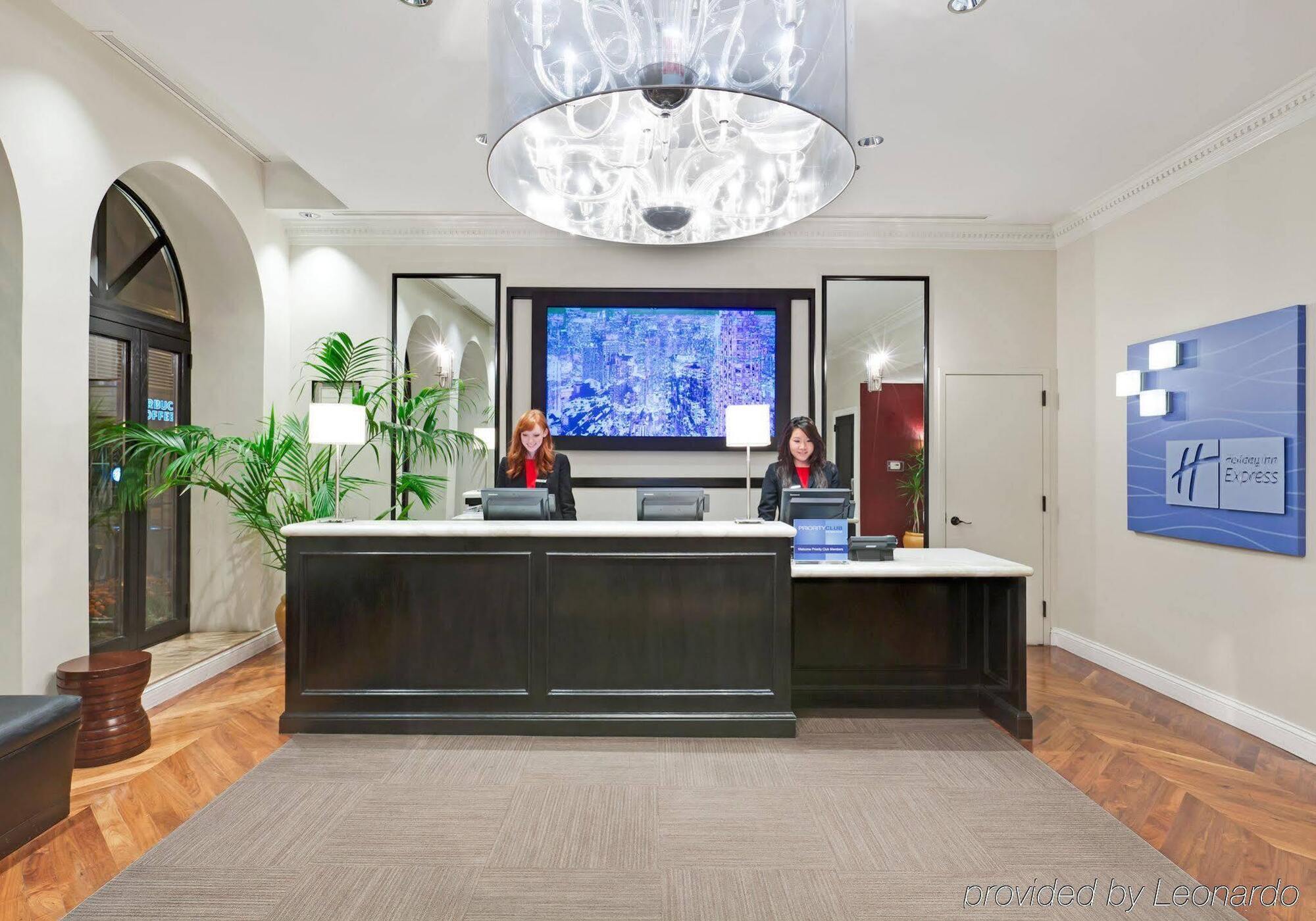 Holiday Inn Express Chicago - Magnificent Mile By Ihg Экстерьер фото